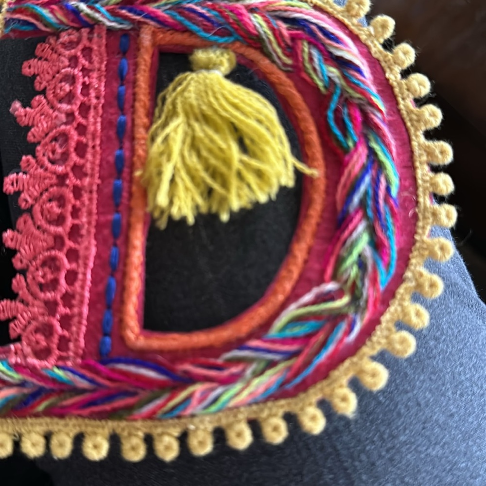 Felt Letter D Ornament /Present Topper - Picture 3 of 4